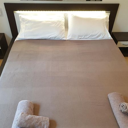 Your Lovely Home, Porta Venezia-1 Queen Bed, 3 Single Beds, 1 Sofa Bed- Milan Exterior photo
