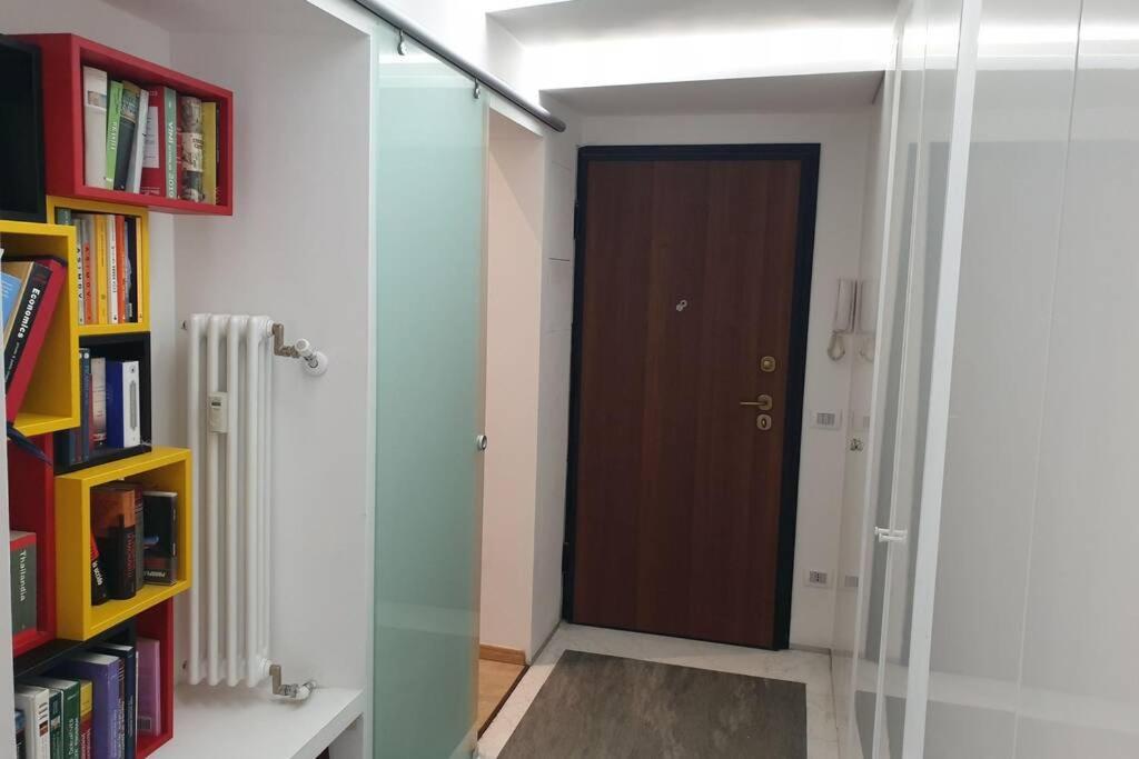 Your Lovely Home, Porta Venezia-1 Queen Bed, 3 Single Beds, 1 Sofa Bed- Milan Exterior photo